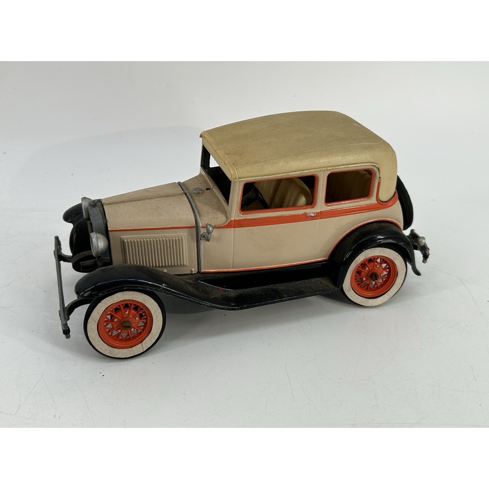 Vintage Hubley Ford Model A Victoria Diecast Metal 1/20 Model Car 4866-300